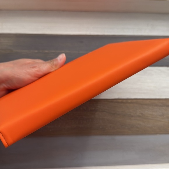 Hermès Orange Leather Notebook Cover GWP - Picture 6 of 10